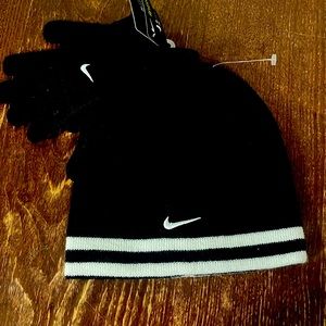 Nike winter hat and gloves set